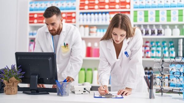 Eczane Yardımcılığı Sertifikası